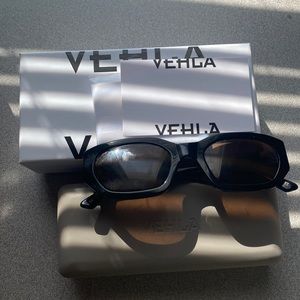 Brand new. Worn once VEHLA sunglasses style Felix